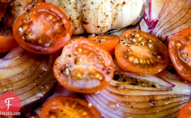 معكرونة طرية بالثوم المشوي والطماطم الكرزية