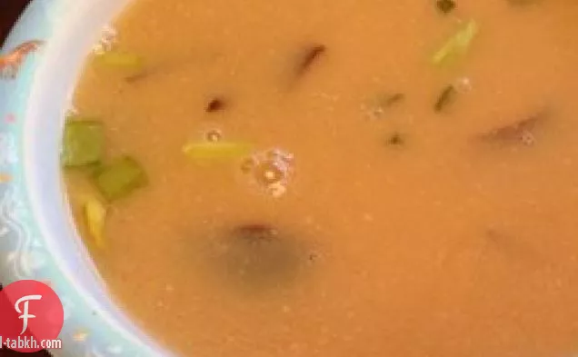 حساء ميسو مع فطر شيتاكي
