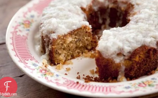 كعكة جوز الهند من الجدة ييروود مع طلاء جوز الهند والليمون