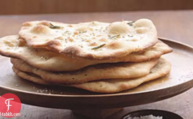 الخبز المسطح بالثوم روزماري