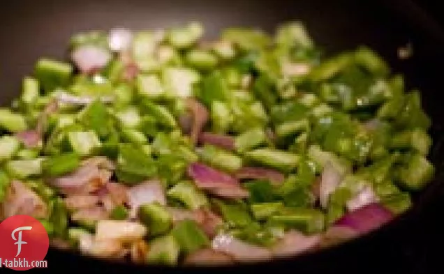 نوباليتوس مع الطماطم والبصل