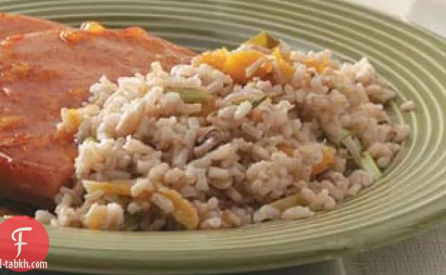 طبق بيلاف الأرز البني