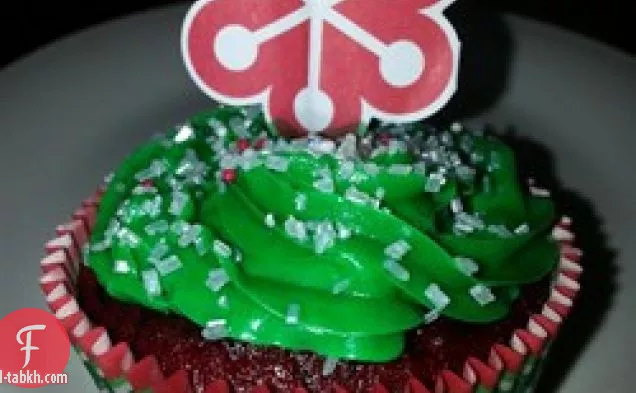 كعكة المخملية الحمراء والخضراء!