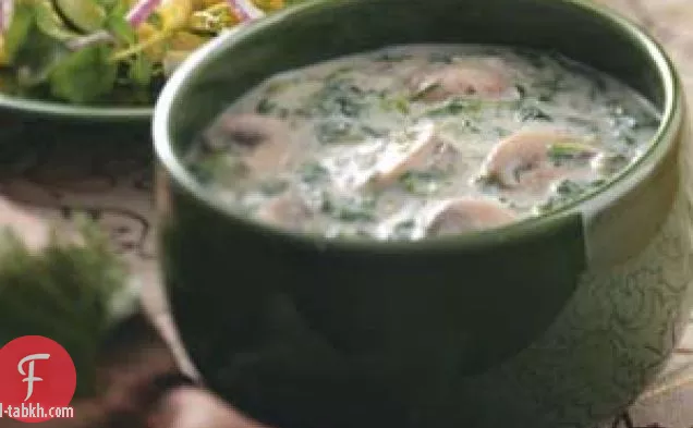 شوربة كريمة الفطر والسبانخ