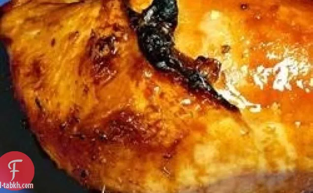 صدور الديك الرومي المزججة بالبوربون والدبس