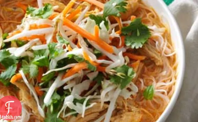 شوربة الدجاج بالكاري وجوز الهند