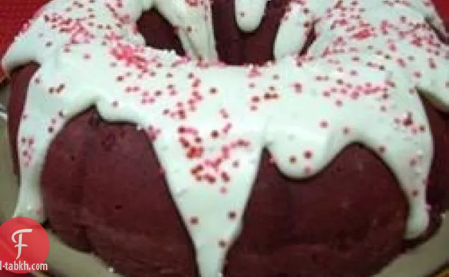 كعكة ريد فيلفيت مع صلصة الجبن الكريمي