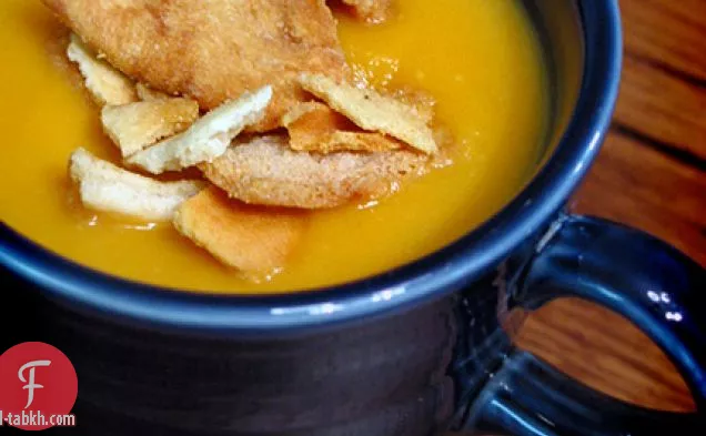 حساء البطاطا الحلوة مع ميسو والزنجبيل