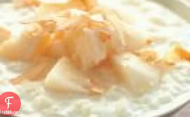 بودنغ أرز جوز الهند مع الكمثرى الآسيوية الزنجبيل