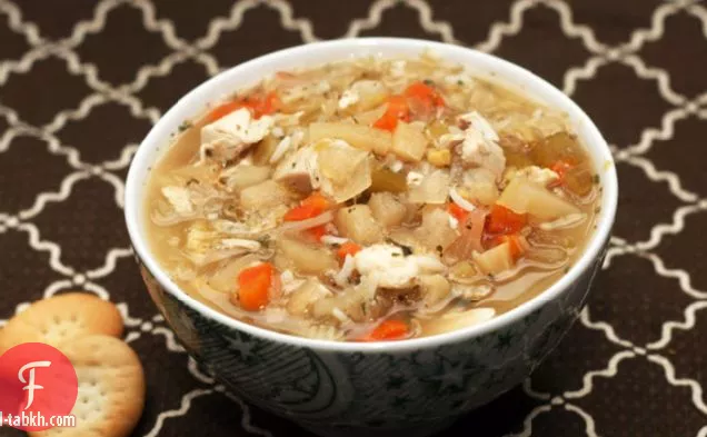شوربة أرز الدجاج بالشمر والليمون