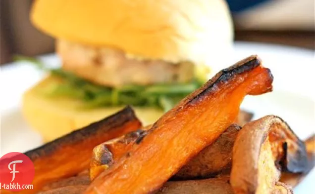 برجر ديك رومي مع جروير وبطاطا مقلية متبلة