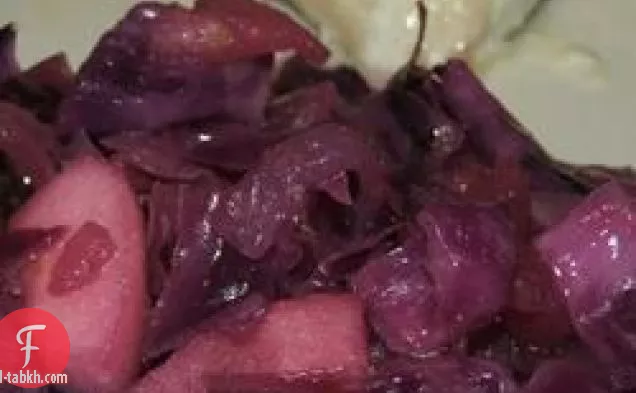 الملفوف الأحمر والتفاح