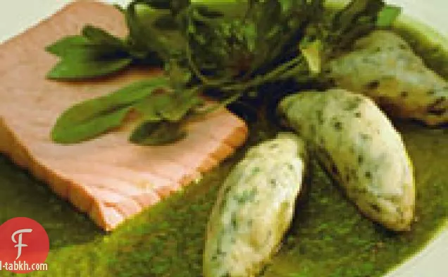 سمك السلمون مع صلصة حميض وزلابية البطاطس