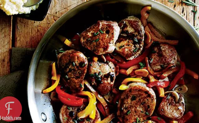 لحم الخنزير المتن مع الفلفل الأحمر والأصفر