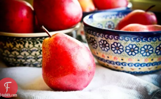 نباتي خبز الكمثرى والتوت
