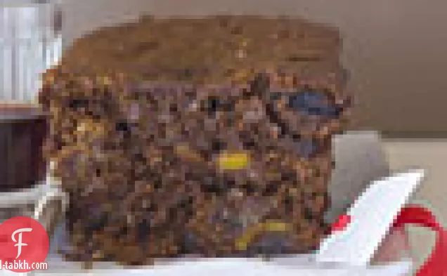 كعكة الفاكهة الداكنة