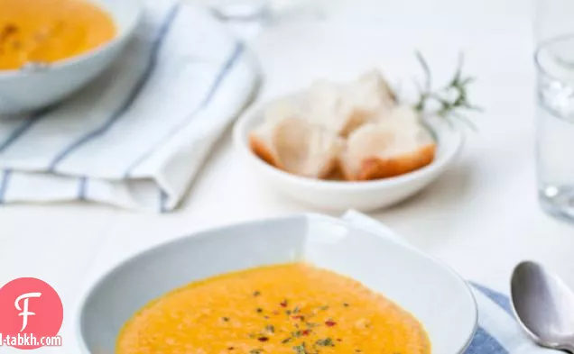 شوربة جزر جوز الهند بالكاري
