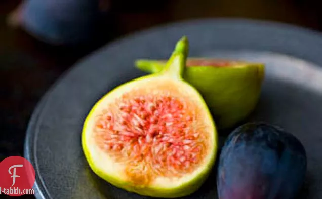 التين وجبن الماعز كلافوتيس