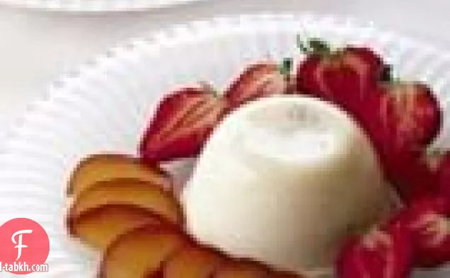 بانا كوتا مع الفراولة والخوخ