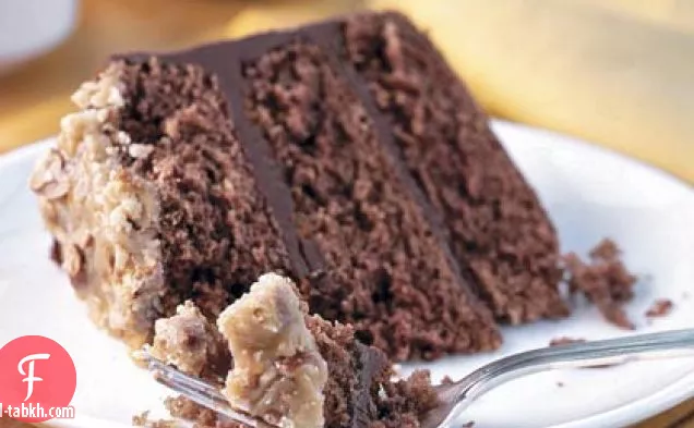 بوربون-كعكة الشوكولاتة مع صقيع البرالين
