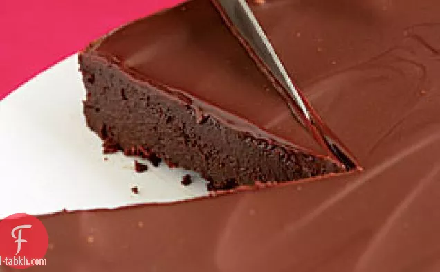كعكة الشوكولاته فلورلس مع الشوكولاته الصقيل