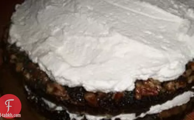 كعكة طبقة شوكولا برالين