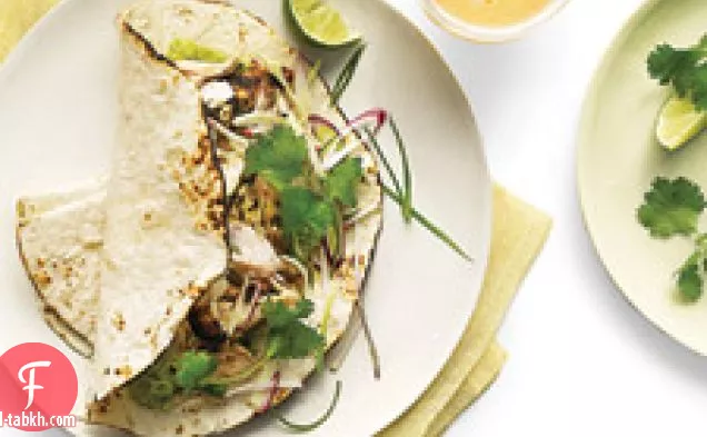 سندويشات التاكو المشوية مع الفجل-الملفوف سلو