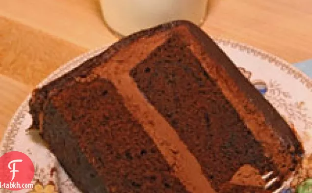 كعكة طعام الشيطان مع غاناش الشوكولاتة