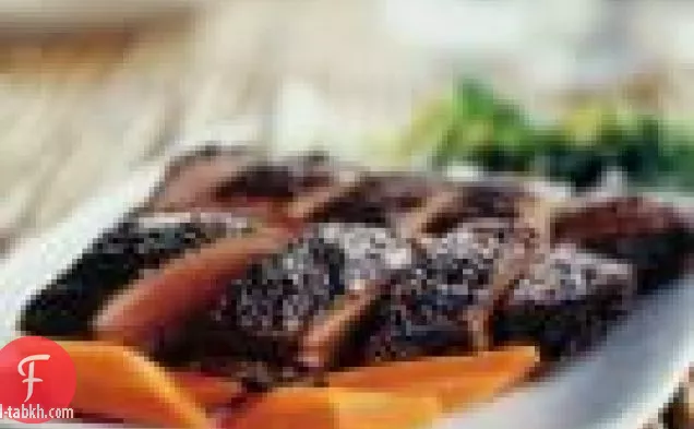صدور البط المدخن بالشاي