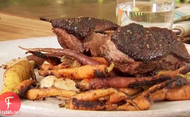 جبن الماعز والكرز والجوز محشوة بطة الثدي مع الصقيل الشمبانيا