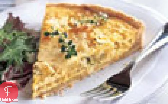 الاسكواش الأصفر وجبن موزاريلا كيشي مع الزعتر الطازج