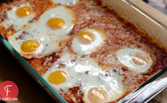 عشاء الليلة: بيض في المطهر (بيض مخبوز في صلصة الطماطم)
