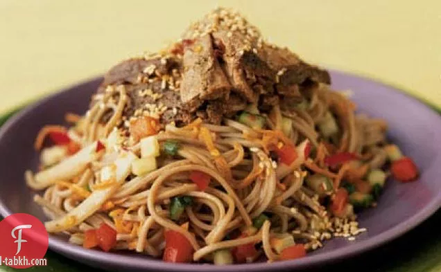 سلطة نودلز سوبا مع التونة المحمصة