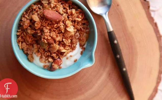 جرانولا منزلية الصنع خالية من الغلوتين والألبان والقصب