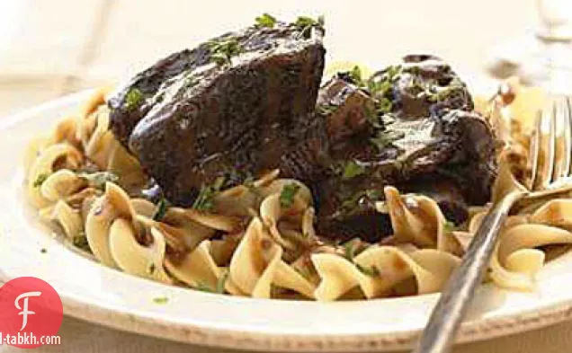 كابيرنيت-لحم البقر مطهو ببطء الأضلاع قصيرة