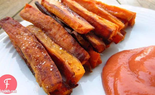 بطاطا حلوة مخبوزة مع كاتشب حار