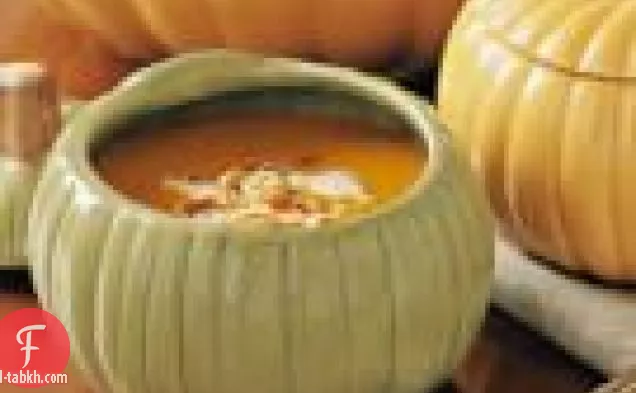 شوربة القرع بالجوز مع كريمة البندق