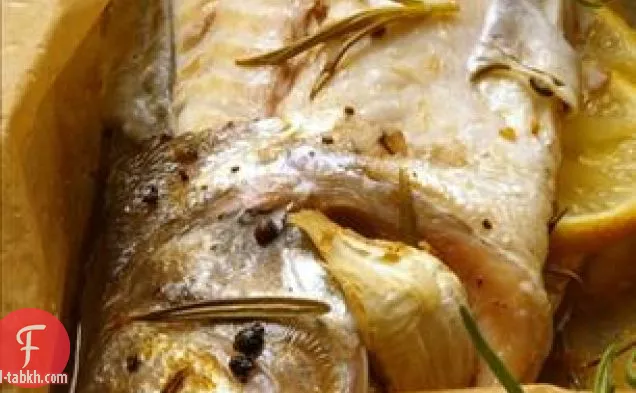 لوب دي مير أون بابيلوت (خبز باس البحر ملفوفة في ورقة)