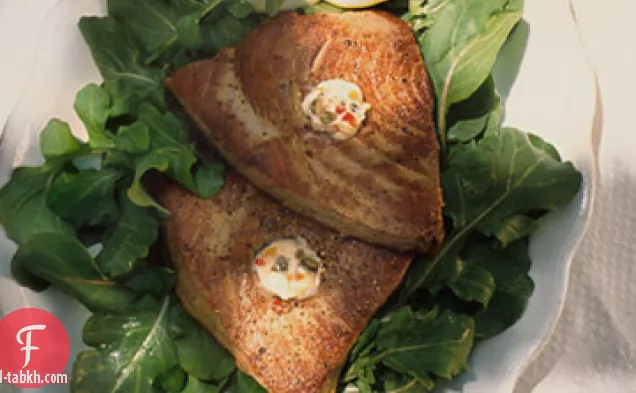 شرائح التونة المحمصة مع زبدة الكبر