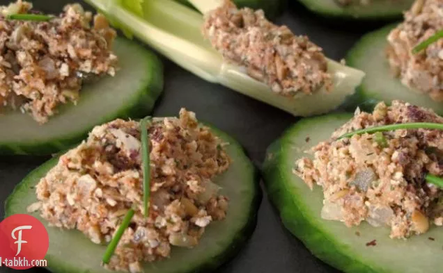 اثنين من سالمونز رز