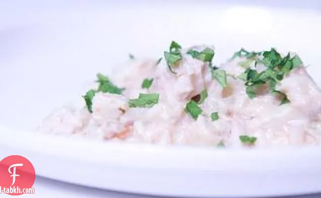 السمك مع صلصة بذور السمسم