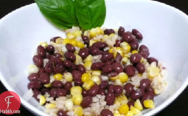 سلطة الفاصوليا السوداء والأرز