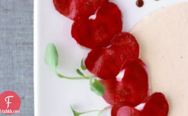 بنجر الرافيولي مع الصنوبر