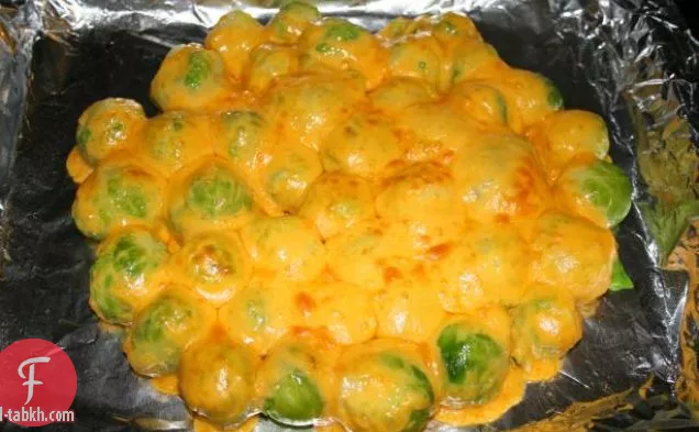 جاموس مشوي برتقالي مزجج مع كرنب بروكسل المحمص بالثوم