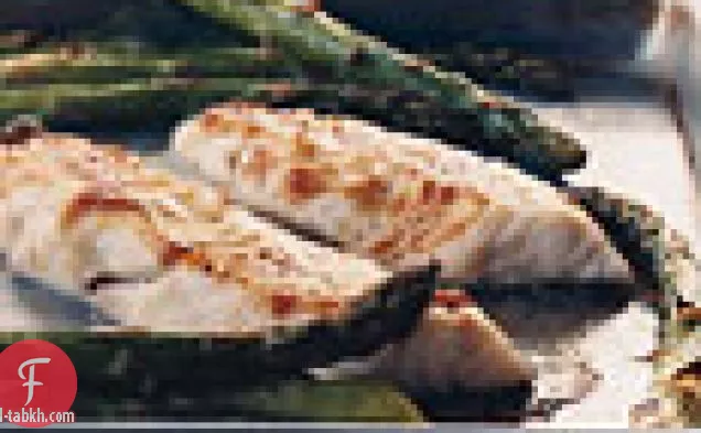 باس البحر المزجج ميسو مع الهليون