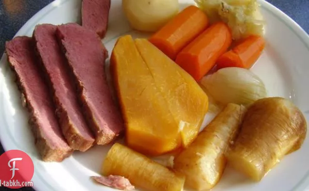 بيروجي البطاطس مع الملفوف ولحم الخنزير المقدد