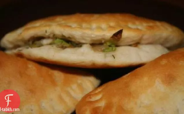 معجنات مليئة بالكرنب