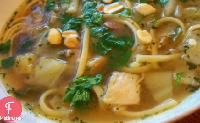 سر صنع حساء المعكرونة على الطريقة الآسيوية بسرعة فائقة هو