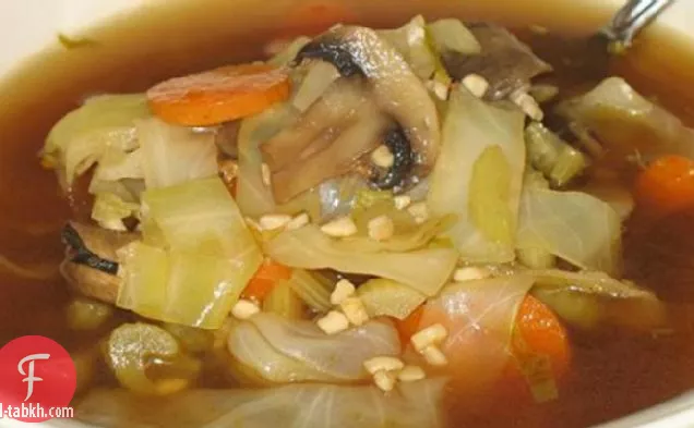 حساء الخضار التايلاندية عبق