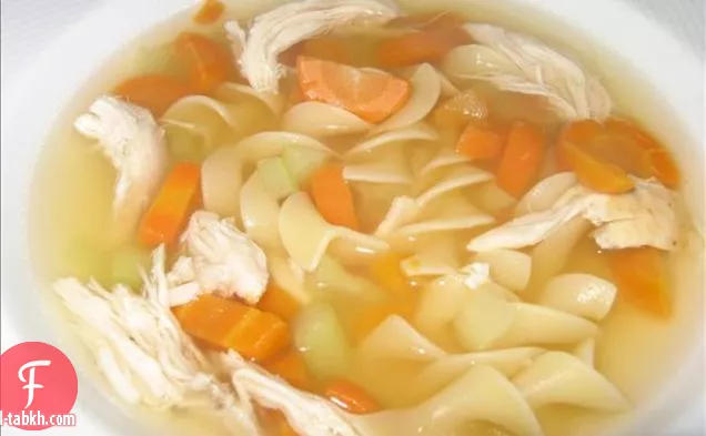 شوربة الدجاج بالليمون مع الأرز والخضروات
